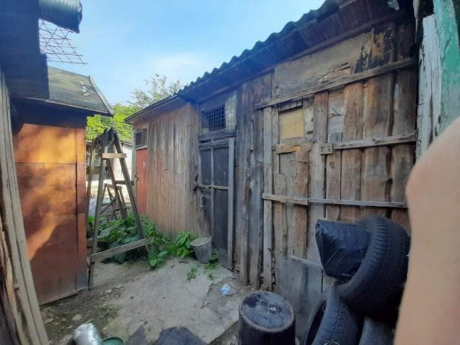 На луцькій вулиці хочуть знести занедбані сараї. ФОТО