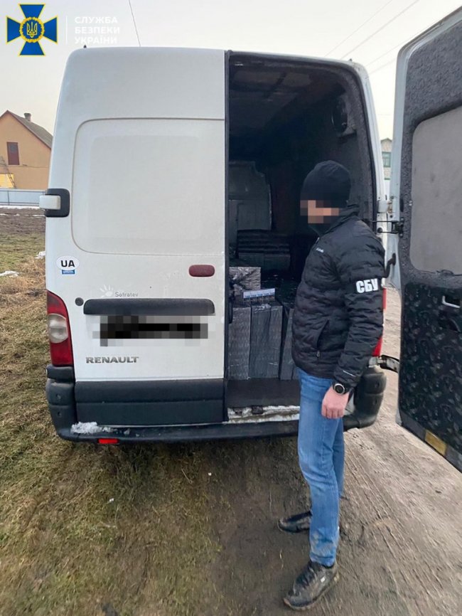 На Волині зупинили вантажівку з контрабандою на понад півтора мільйона гривень. ФОТО