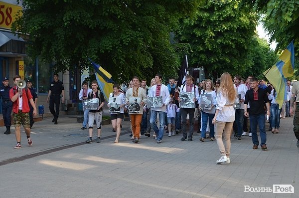 У Луцьку – марш вишиванок. ФОТО