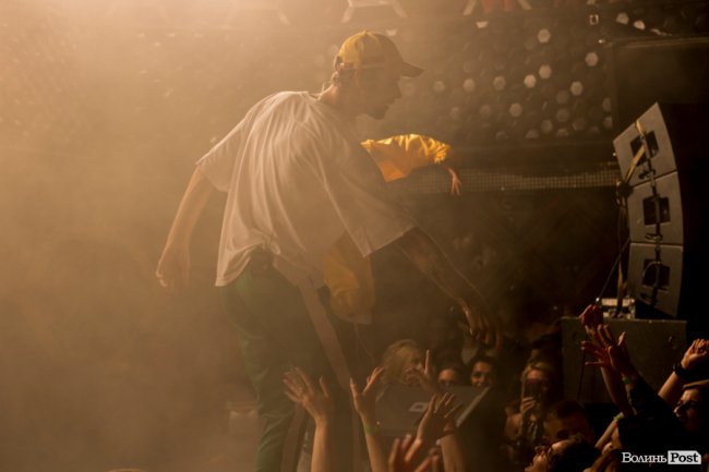 У луцькій «Опері» відгримів концерт Макса Барських. ФОТОРЕПОРТАЖ