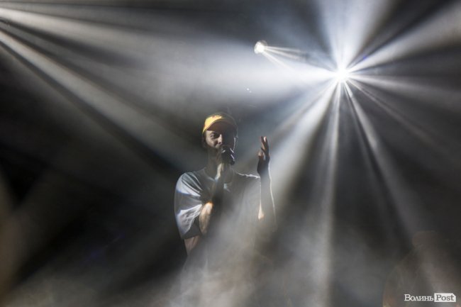 У луцькій «Опері» відгримів концерт Макса Барських. ФОТОРЕПОРТАЖ