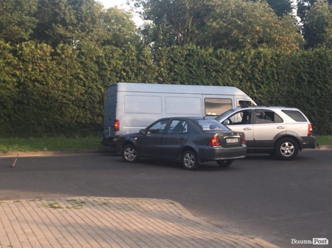 Аварія в Луцьку: не розминулися легковик і позашляховик