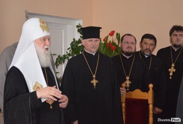 Випускникам богословської академії у Луцьку дипломи вручав патріарх Філарет. ФОТО