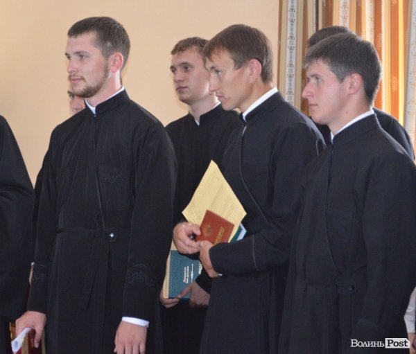 Випускникам богословської академії у Луцьку дипломи вручав патріарх Філарет. ФОТО