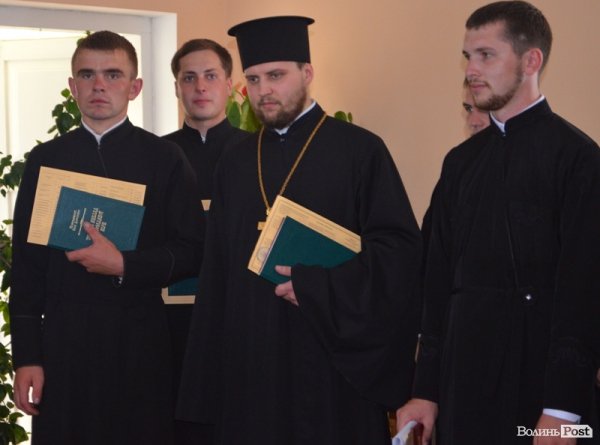 Випускникам богословської академії у Луцьку дипломи вручав патріарх Філарет. ФОТО