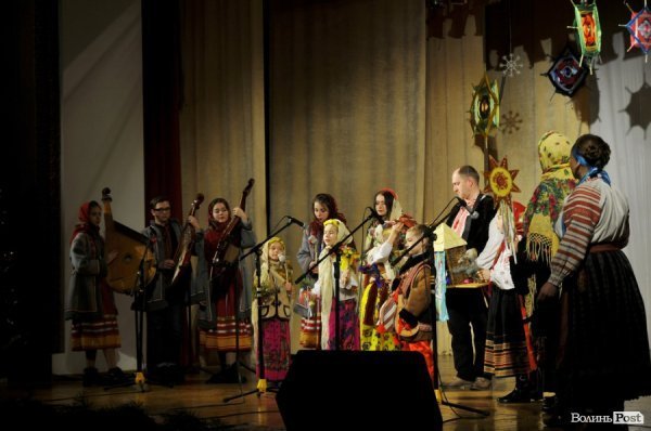 Фото з фестивалю вертепів у Луцьку