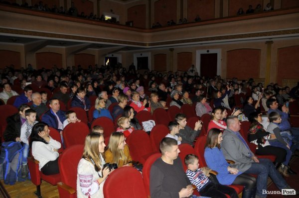 Фото з фестивалю вертепів у Луцьку