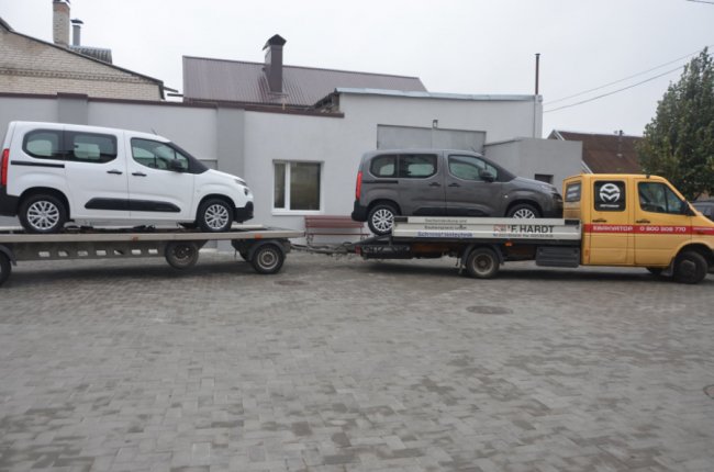 У Луцьку медзаклад отримав нові автомобілі. ФОТО