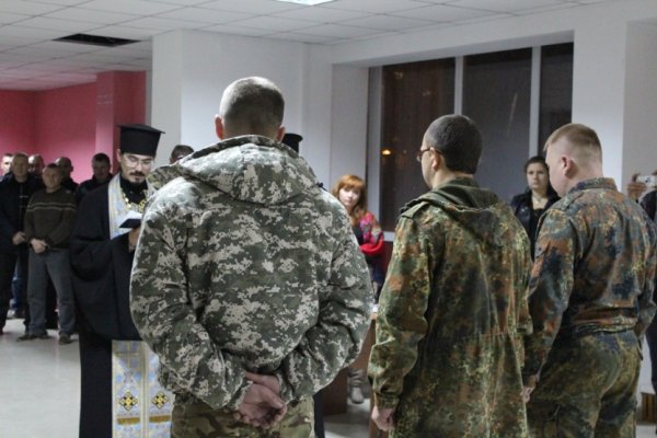 Волинські газовики подарували бійцям Audi. ФОТО