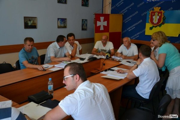 Луцькі депутати погрожують навмисне затягувати сесії