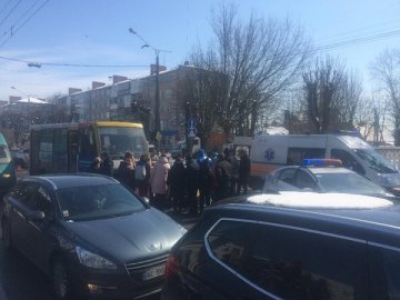 У Луцьку поліція розшукує свідків аварії, в котрій постраждала дитина