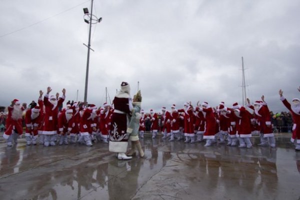 У Ялті ‒ парад Дідів Морозів. ФОТО