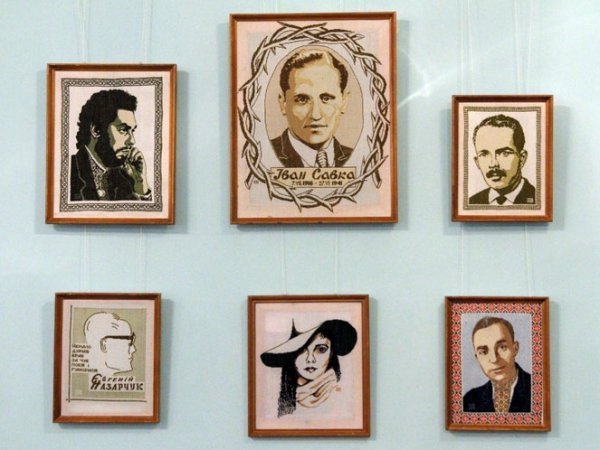 У Луцьку відкрили виставку майстра вишивки Юрія Савки