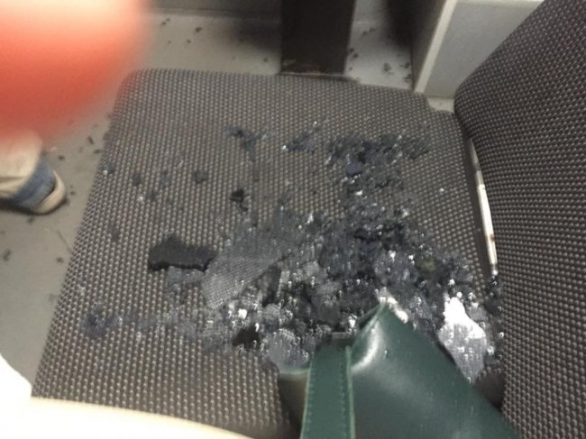 У рівненській маршрутці на пасажирку впало скло. ФОТО