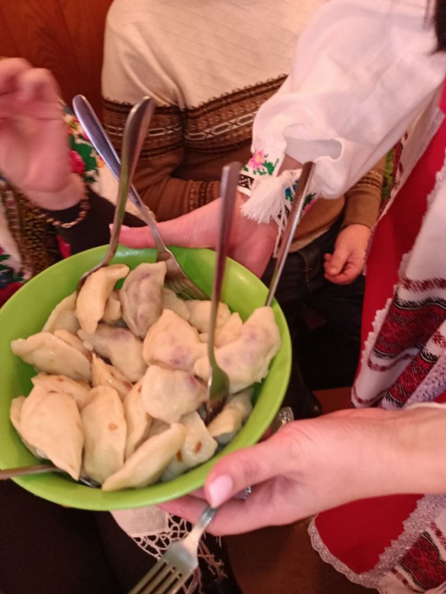 Калита, пісні та гадання: у селі на Волині святкували Андріївські вечорниці. ФОТО, ВІДЕО