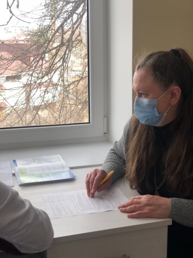 Вакцинувалися головна санітарна лікарка Волині та персонал лабораторного центру 