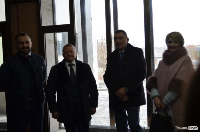 Повстанські пісні, зізнання в любові і до чого тут ва(Зе)лін: як на Волинь Порошенко приїздив. ФОТОРЕПОРТАЖ