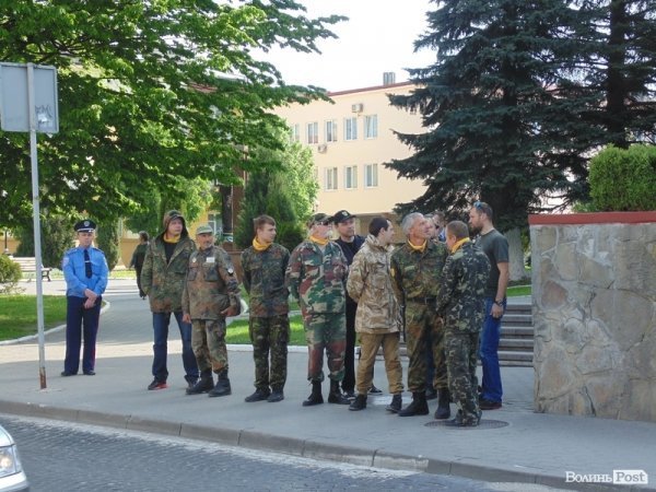 У Луцьку пікетують міськраду. ФОТО