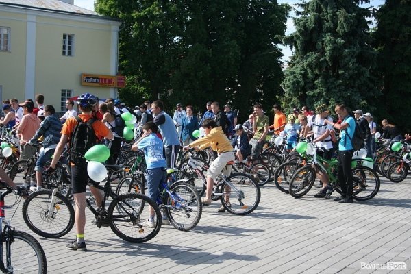 У Луцьку велосипедисти окупували дороги