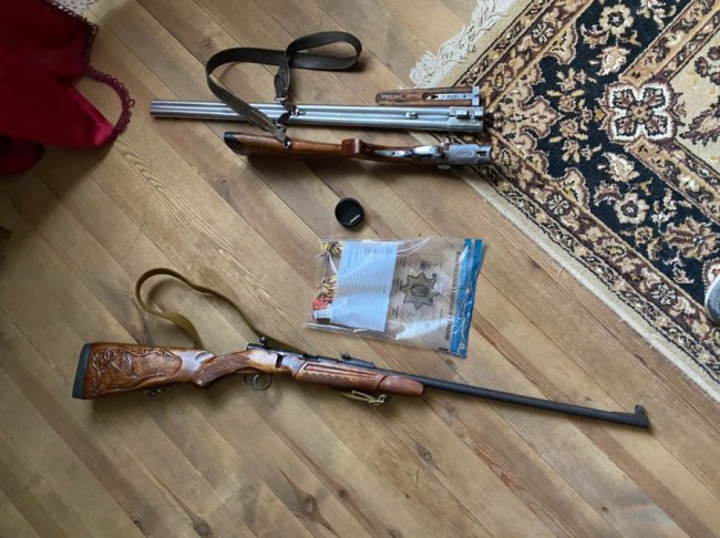 У волинянина вдома під час обшуку виявили незаконну мисливську зброю та боєприпаси. ФОТО