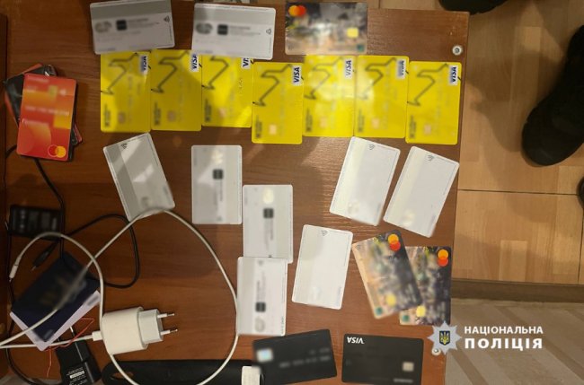 Шантажували людей на десятки тисяч гривень: у Луцьку затримали групу вимагачів