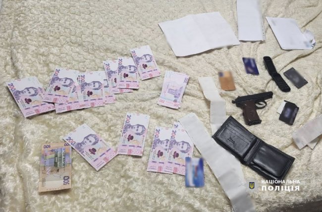 Шантажували людей на десятки тисяч гривень: у Луцьку затримали групу вимагачів