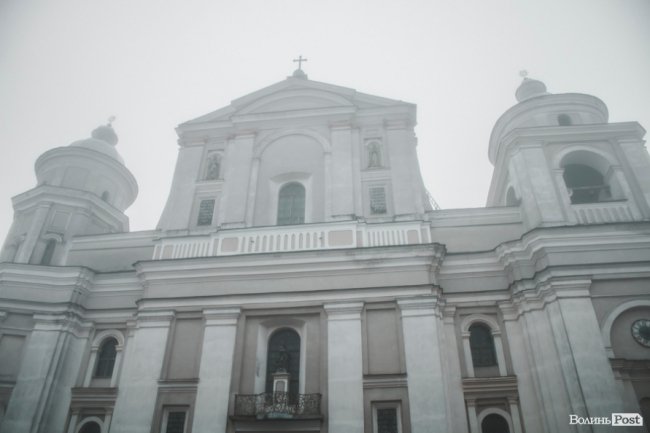 Туманний Луцьк: неймовірні фото 