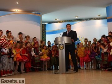 Як охороняли Януковича під час дитячої виставки у Києві. ФОТО. ВІДЕО
