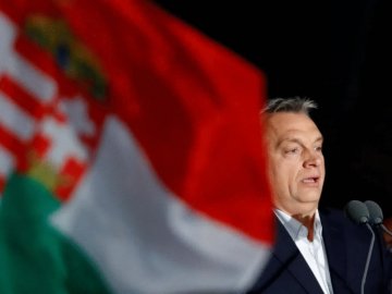 У Європарламенті закликали позбавити Угорщину права голосу