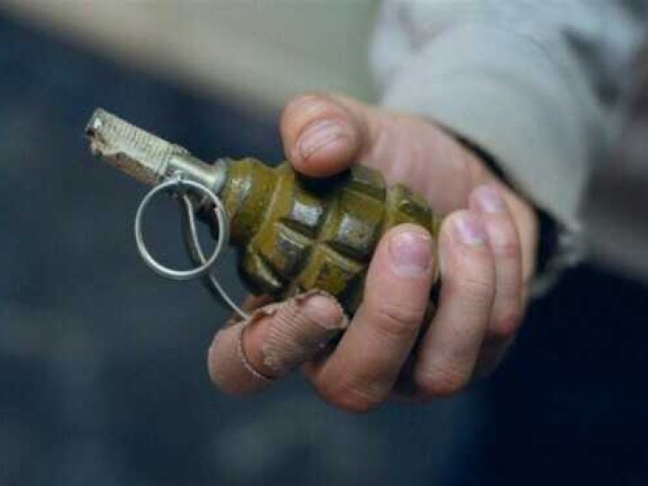 У Ковелі покарали чоловіка, який лякав поліцейських гранатою