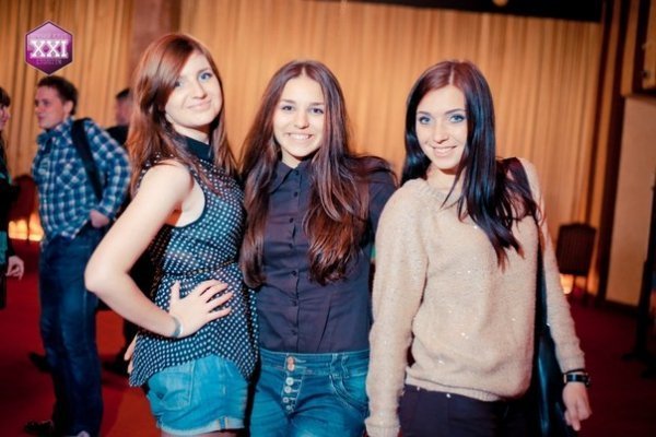 Фото з відкриття клубу «ХХІ століття»