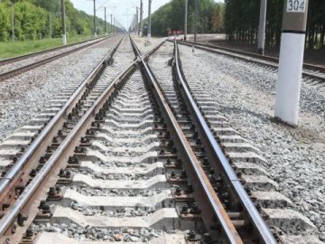 На Донеччині ЗСУ підірвали залізничний міст разом з окупантським потягом