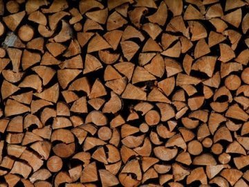 Бідних волинян забезпечать безкоштовними дровами