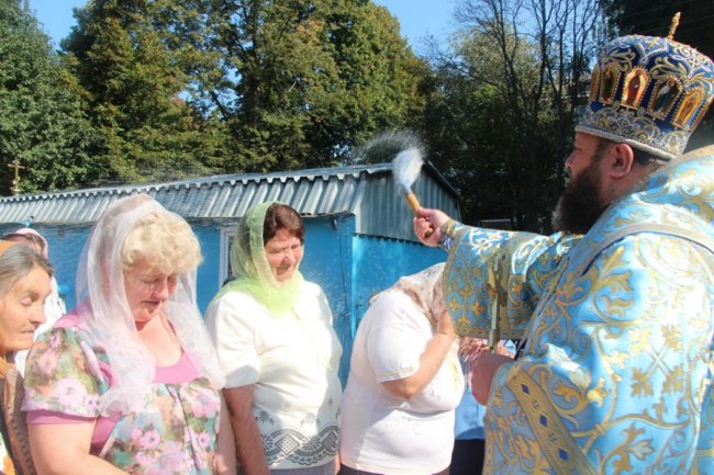 У волинському онкодиспансері на місці майбутньої церкви відзначили храмове свято