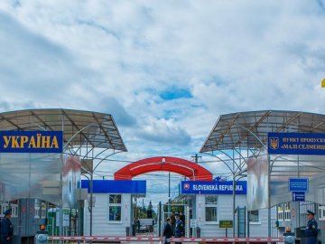 Волинян повідомили про зміни в організації руху транспорту на кордоні з Польщею