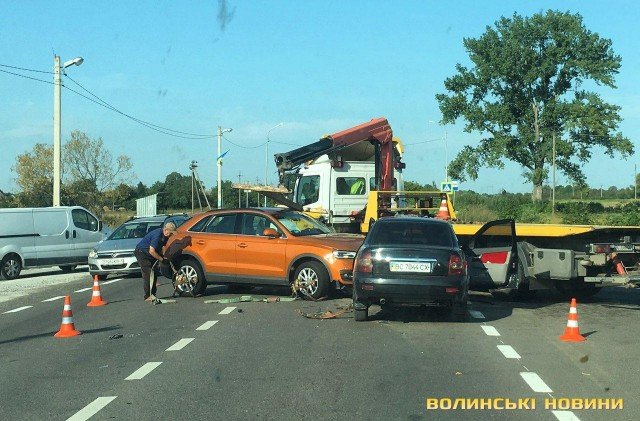 На трасі Львів-Луцьк зіткнулись два авто: є постраждалі. ФОТО