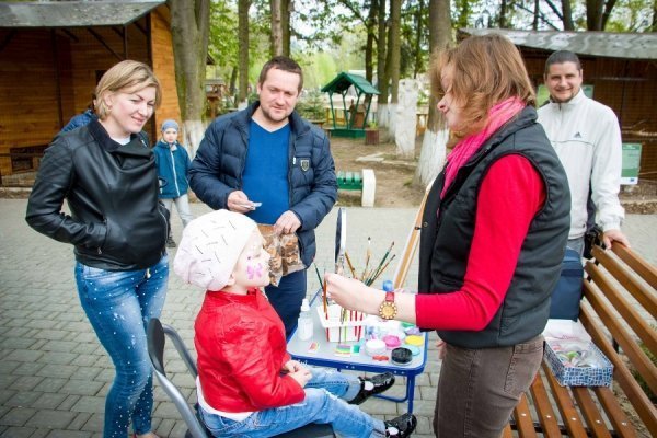 У Луцькому зоопарку дітлахи знайшли загублене яйце. ФОТО