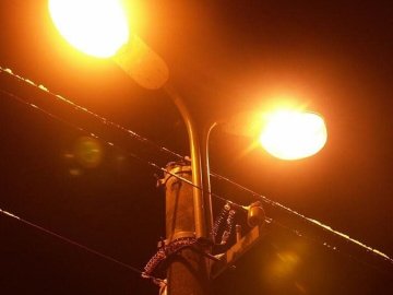 Діти – у суцільній темряві: вимагають освітлити прохід між зупинкою «Автошкола» та «Авангардом»