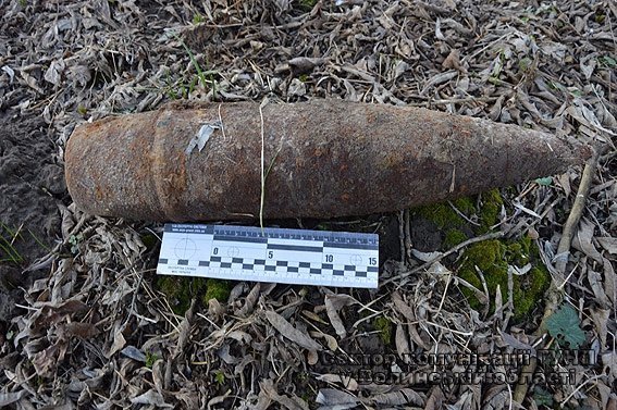 У Володимирі-Волинському вилучили артилерійський снаряд. ФОТО