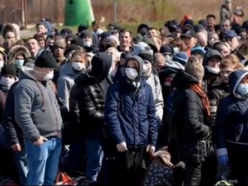 Кого пропускають першими на західних кордонах України