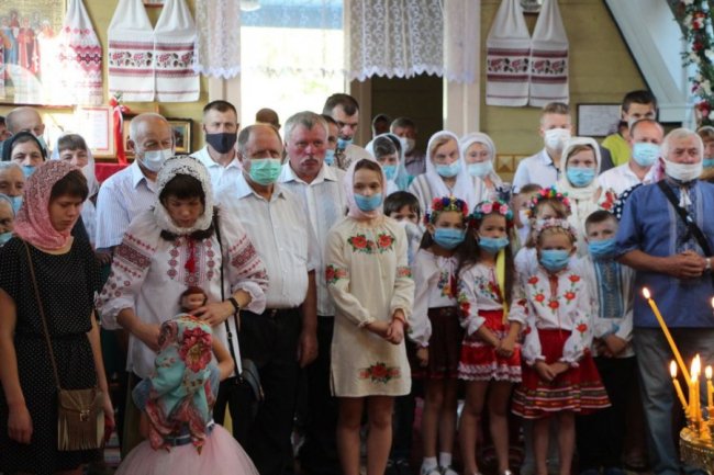 У селі на Волині владика Михаїл вперше відправив святкову службу. ФОТО