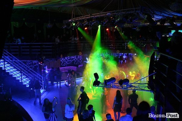 У Луцьку відкрили оновлений клуб «ХХІ століття». ФОТО