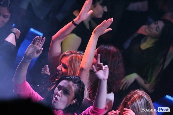 У Луцьку відкрили оновлений клуб «ХХІ століття». ФОТО