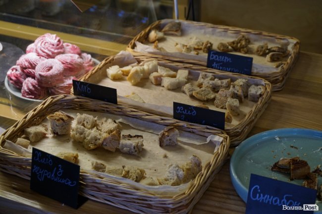 У Луцьку відкрилася кав'ярня, де можна поспостерігати за процесом випікання хліба. ФОТО