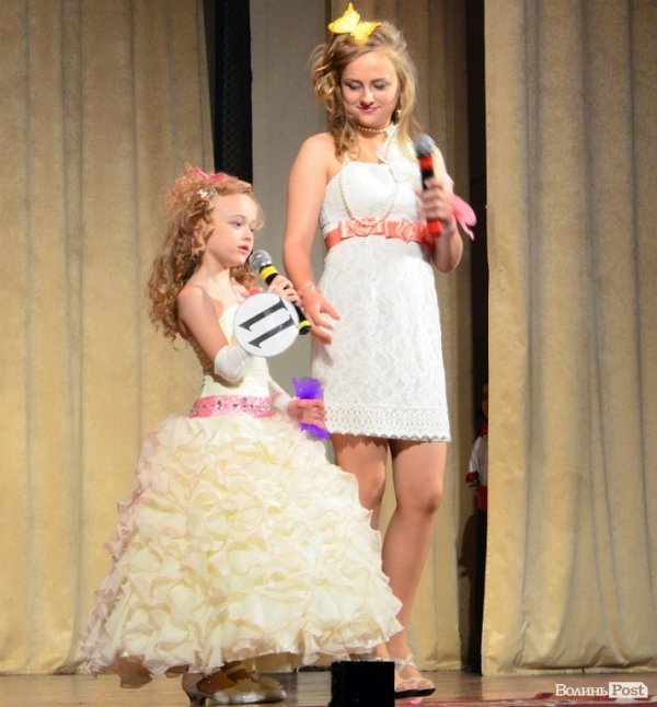 У Луцьку вибирали маленьких принца і принцесу. ФОТО
