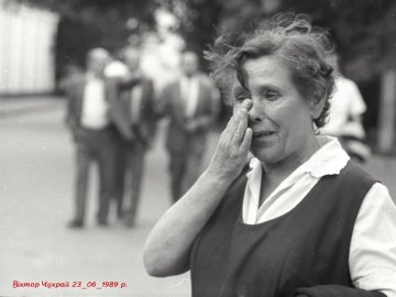 Показали унікальні знімки першого вшанування розстріляних в'язнів Луцької тюрми