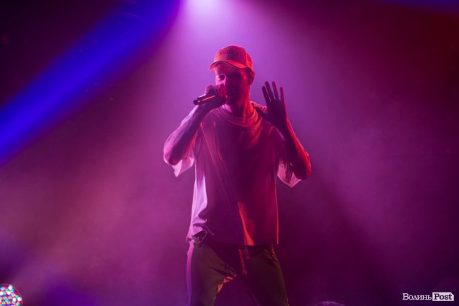 У луцькій «Опері» відгримів концерт Макса Барських. ФОТОРЕПОРТАЖ