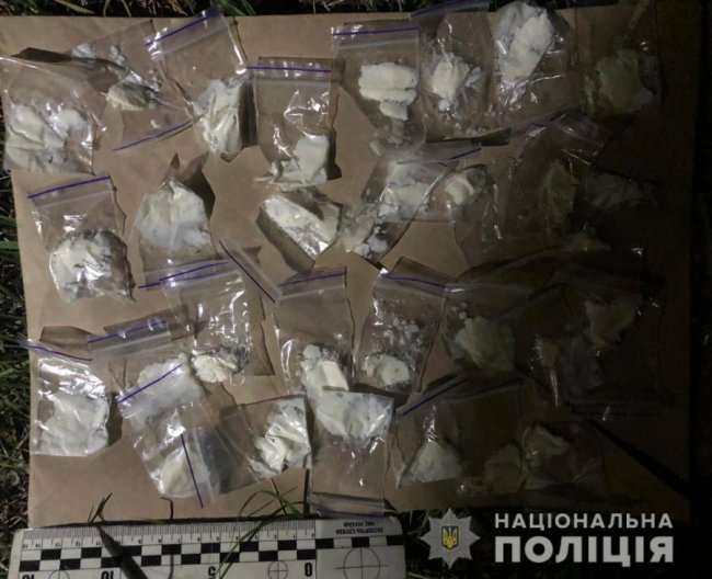 Залишав наркотики у спеціальних схованках у лісі: на Волині на блокпосту затримали 34-річного «закладчика». ФОТО