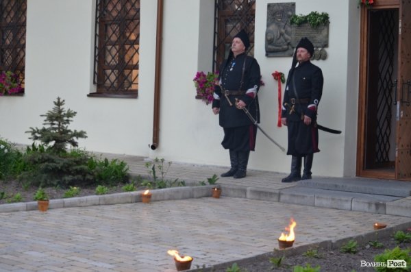 У Луцьку продавали ікони на потреби вояків АТО. ФОТО