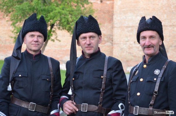 У Луцьку продавали ікони на потреби вояків АТО. ФОТО